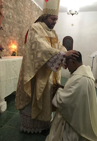 Monsignor Rodrigues ordaining a Gallican priest