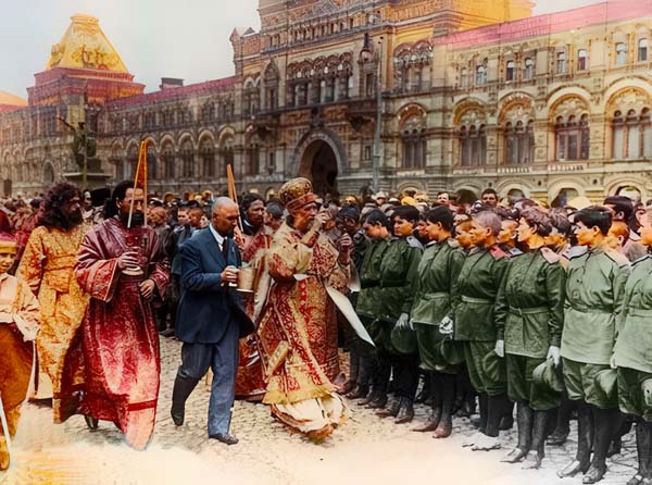 St. Tikhon of Moscow (centre) blessing members of the 2nd Women's Battalion of Death in 1917 in the latter period of the Great War (World War I)